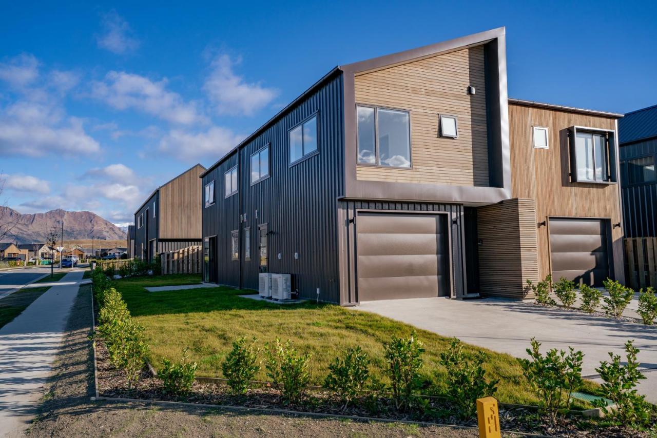 Wanaka Wonder - Wanaka Holiday Home Buitenkant foto